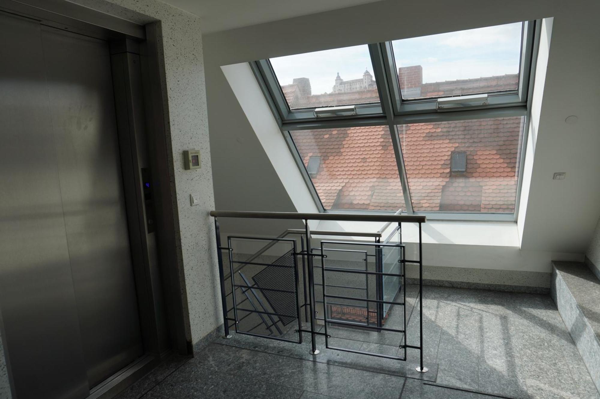 City Apartement Im Herzen Der Stadt Wurzburg Bagian luar foto