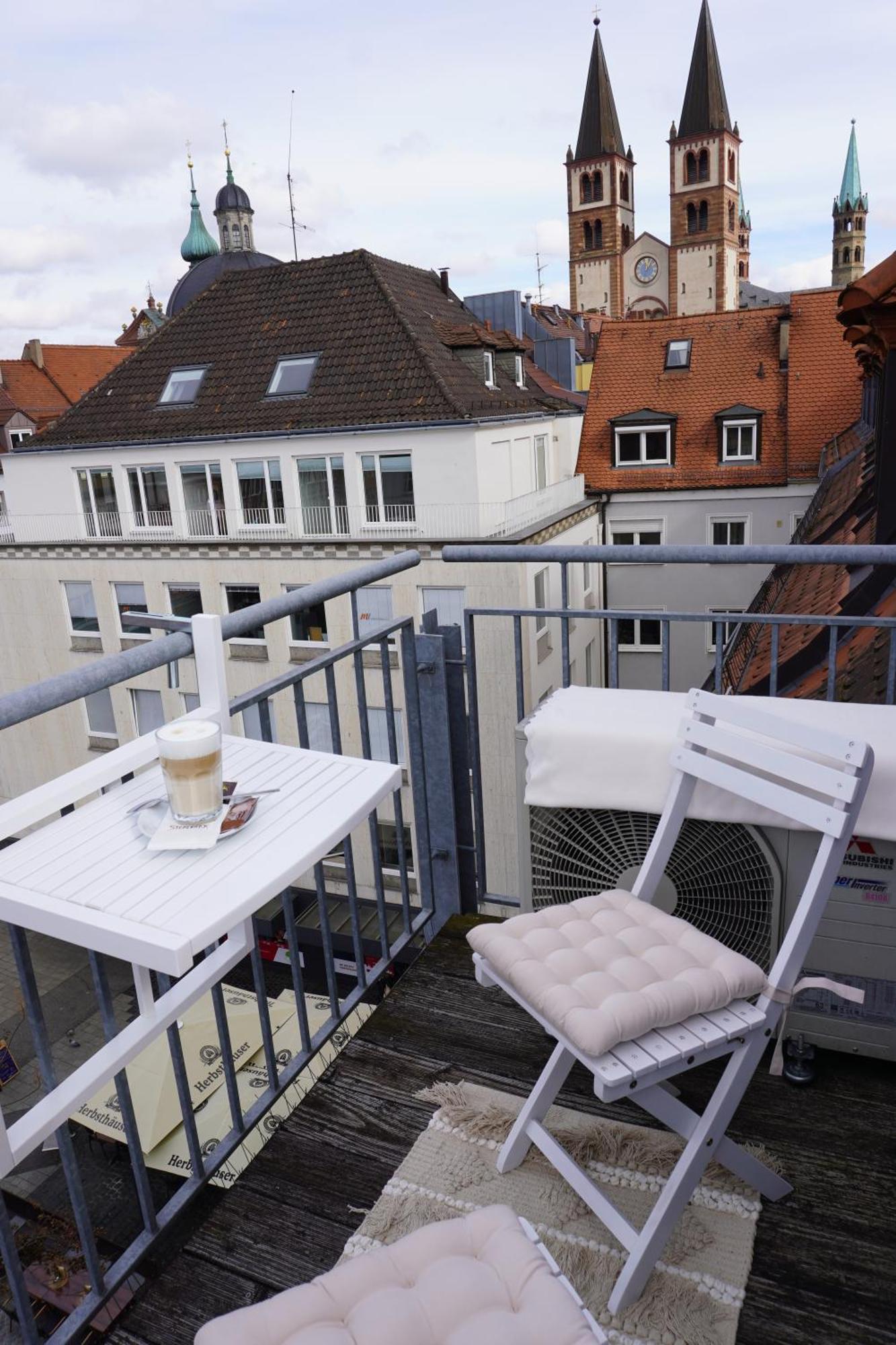 City Apartement Im Herzen Der Stadt Wurzburg Bagian luar foto