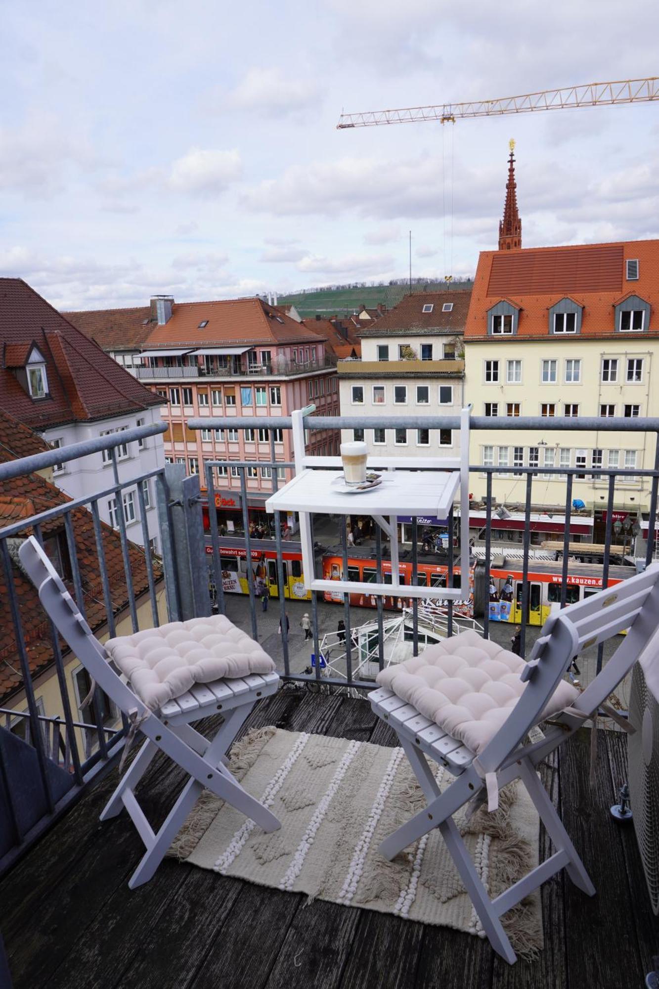 City Apartement Im Herzen Der Stadt Wurzburg Bagian luar foto
